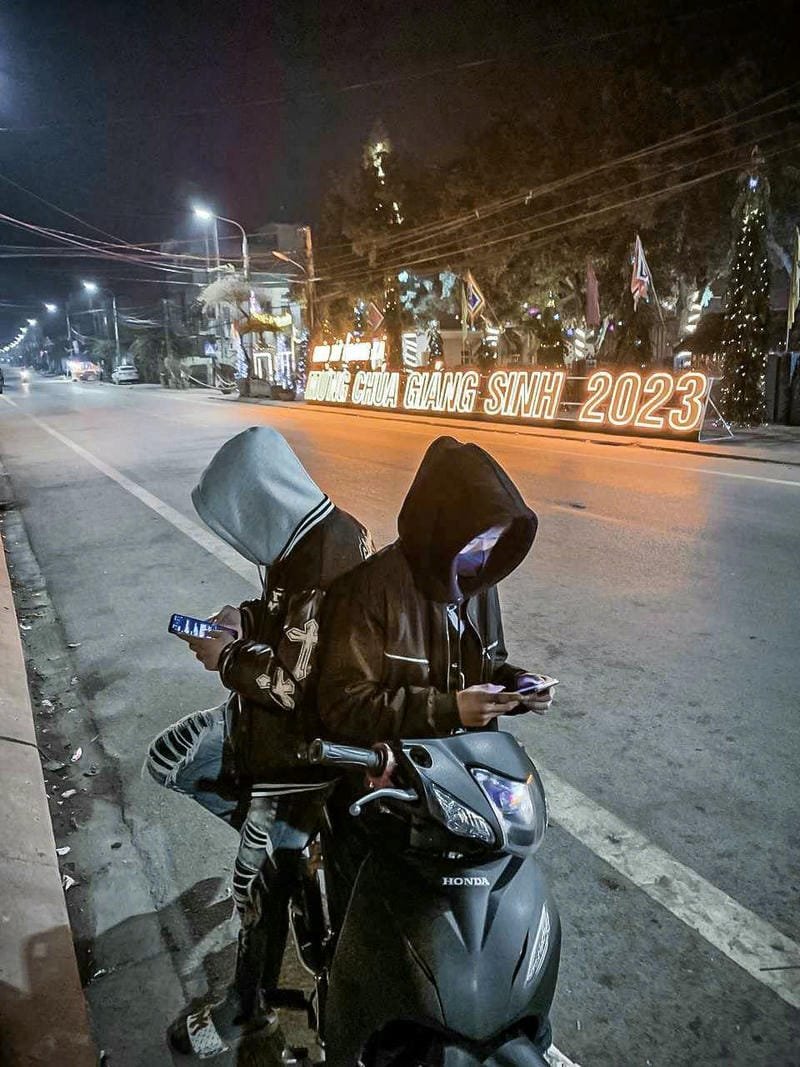ảnh boy phố cầm phóng