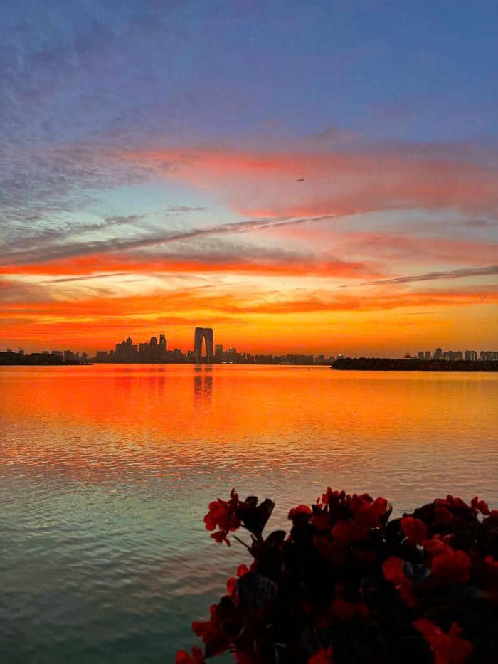 hình ảnh hoàng hôn trên cánh đồng