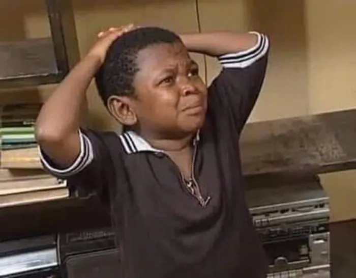 meme anh da đen ôm đầu