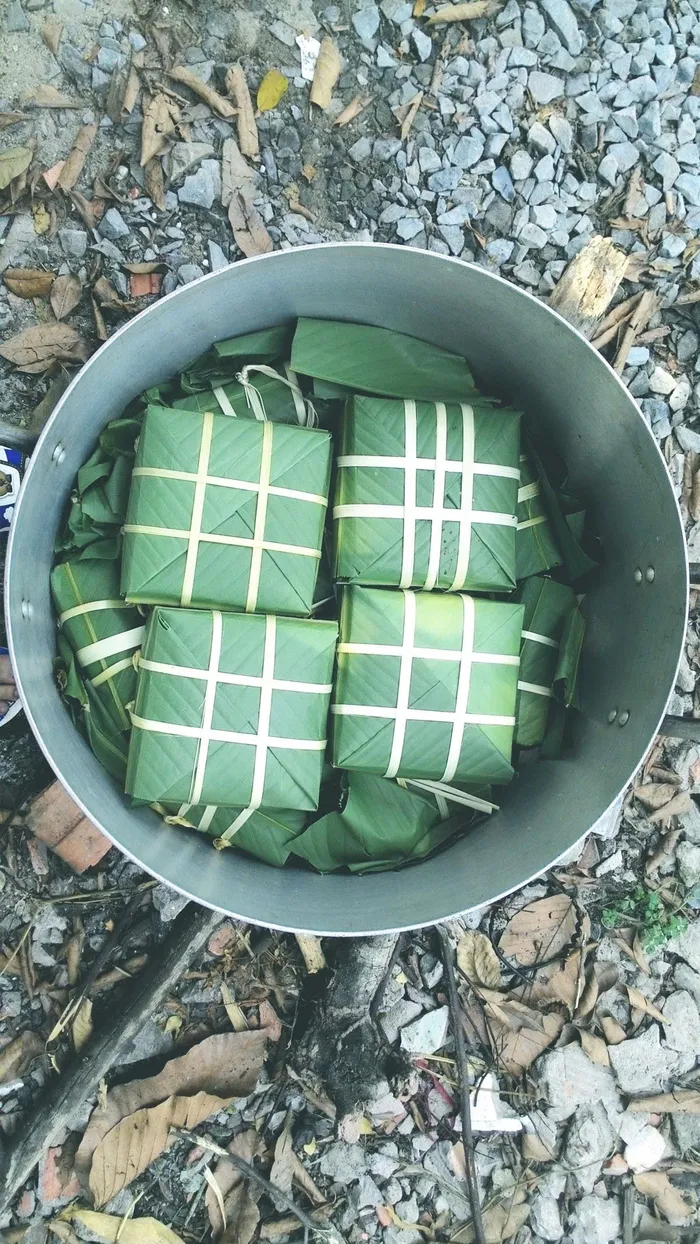 hình ảnh nấu bánh chưng ngày tết