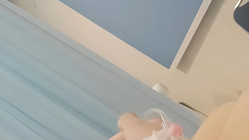 Bộ ảnh truyền nước tự chụp tay tại nhà và bệnh viện