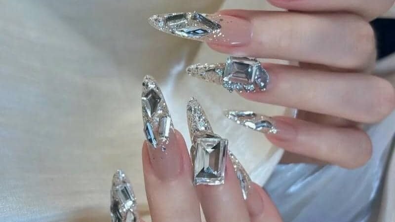Chia sẻ 50+ mẫu nail sang chảnh, nổi bật, thời thượng nhất