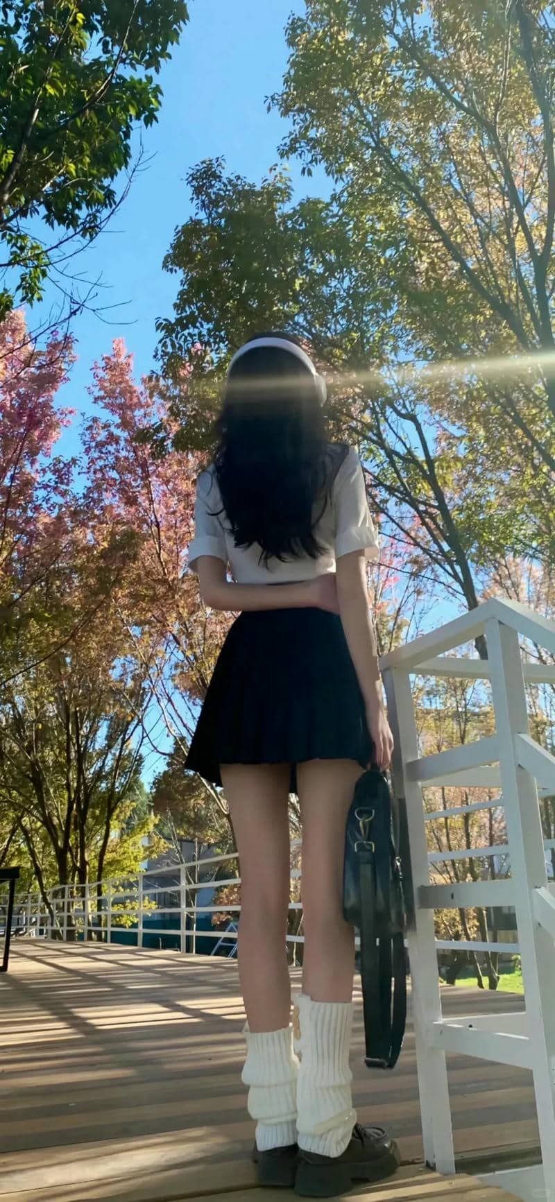 gái xinh mặc váy ngắn (16)