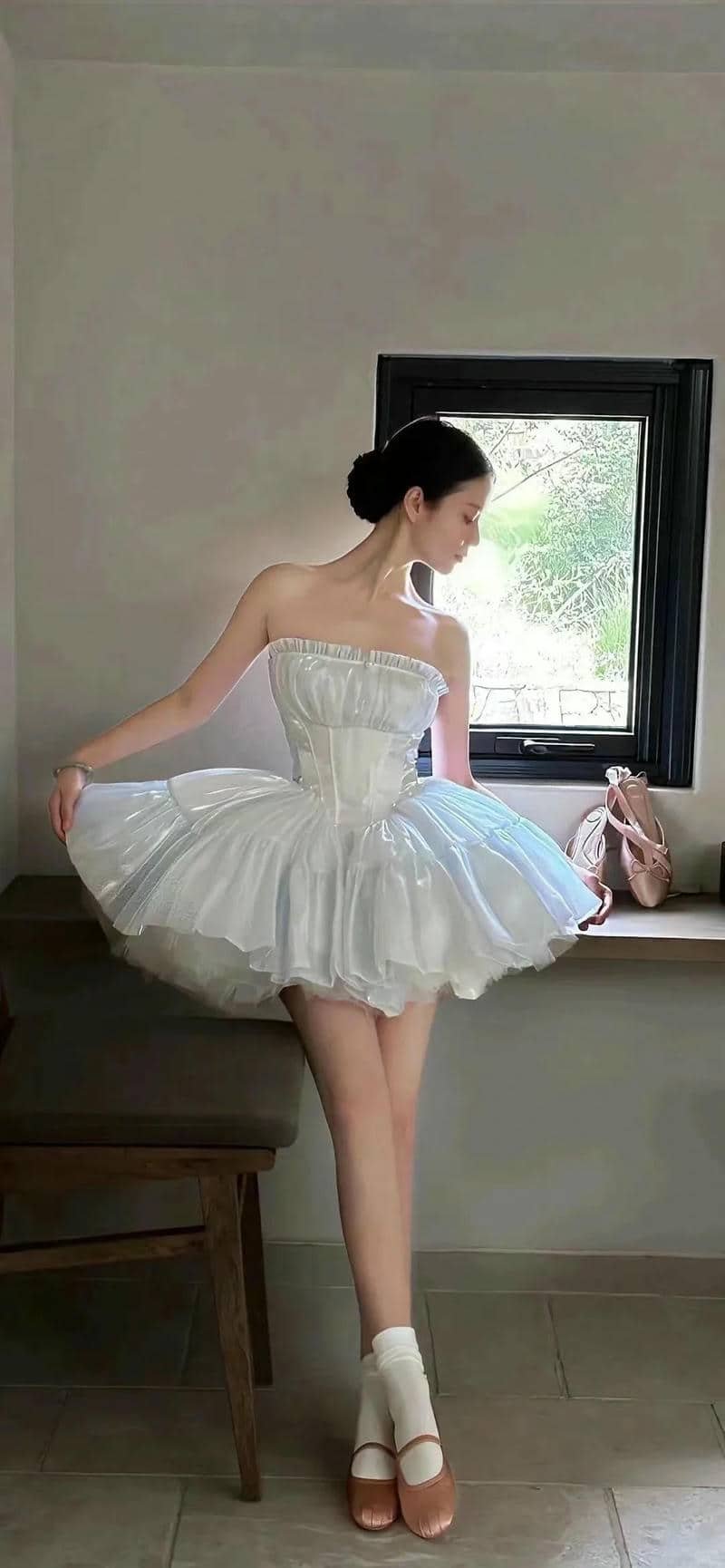 gái xinh mặc váy ngắn (31)