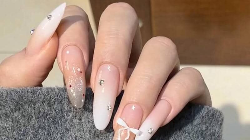 Khám phá bộ sưu tập 60+ mẫu nail trắng thanh lịch nhất